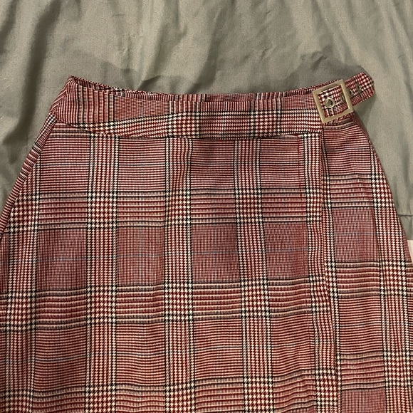 Brandy Melville John Galt Cara Pink/Red Plaid Mini Skirt - Picture 6 of 7